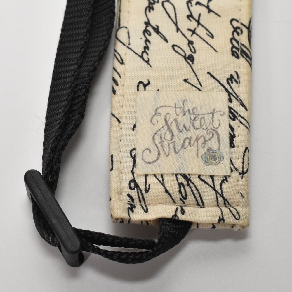 The Sweet Strap Wide Camera Strap Signature Beige Black - Picture 4 of 4